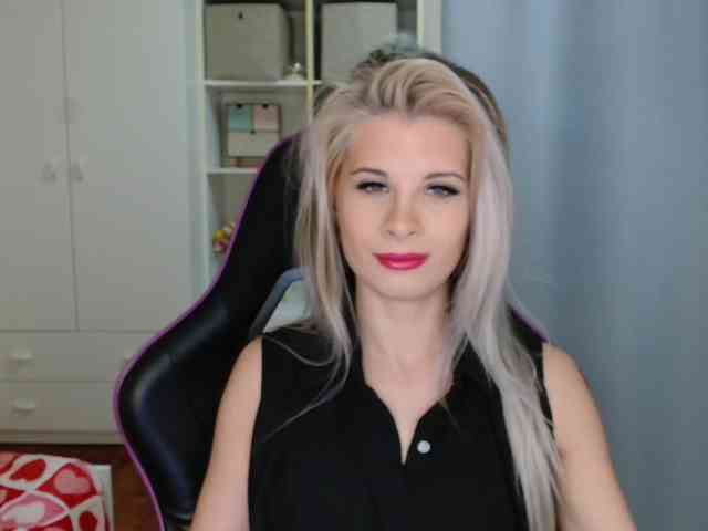 KristineNatural webcam