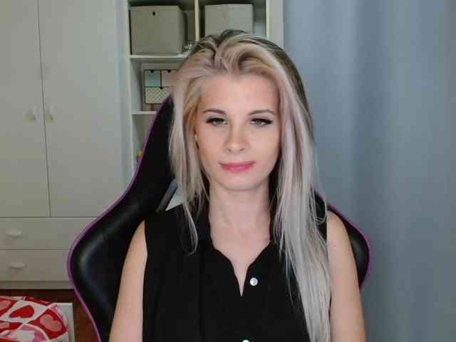 KristineNatural webcam