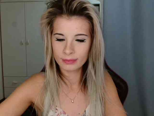 KristineNatural webcam