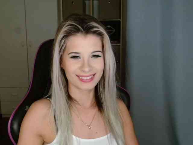 KristineNatural webcam