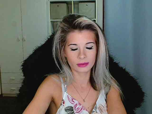 KristineNatural webcam