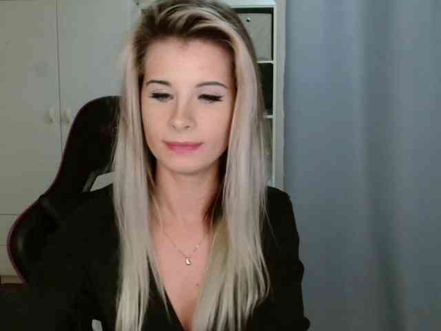 KristineNatural webcam