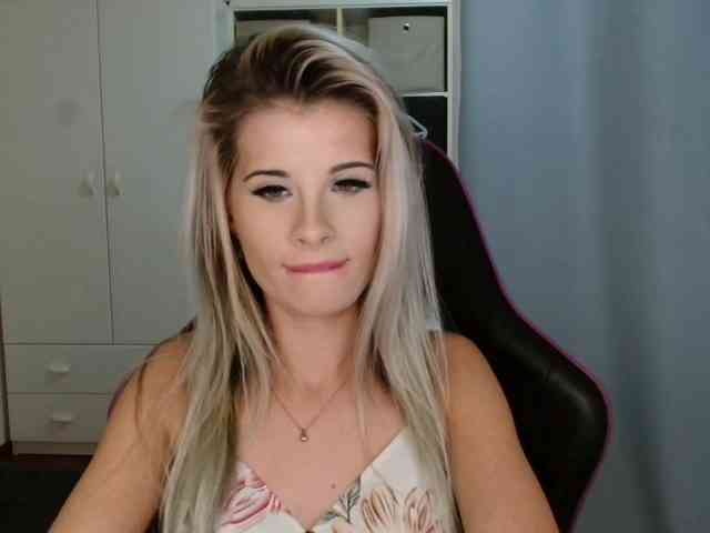 KristineNatural webcam