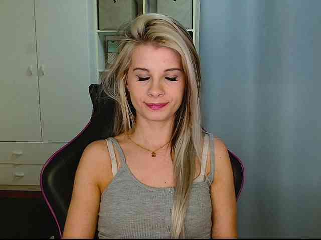 KristineNatural webcam