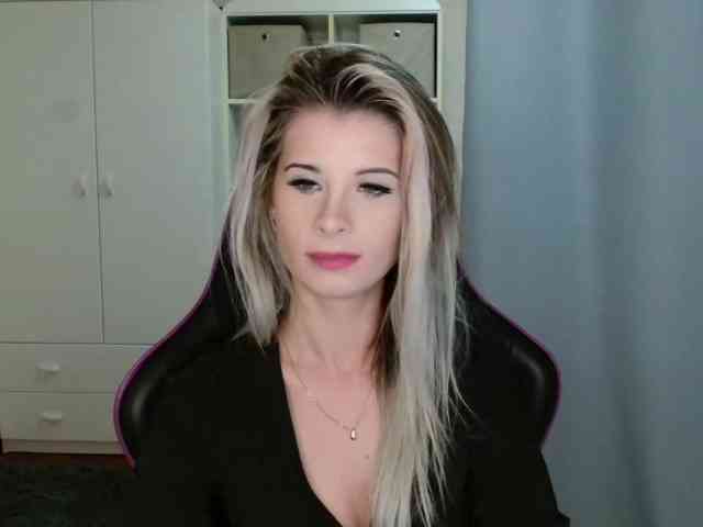 KristineNatural webcam