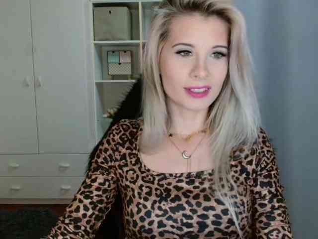 KristineNatural webcam