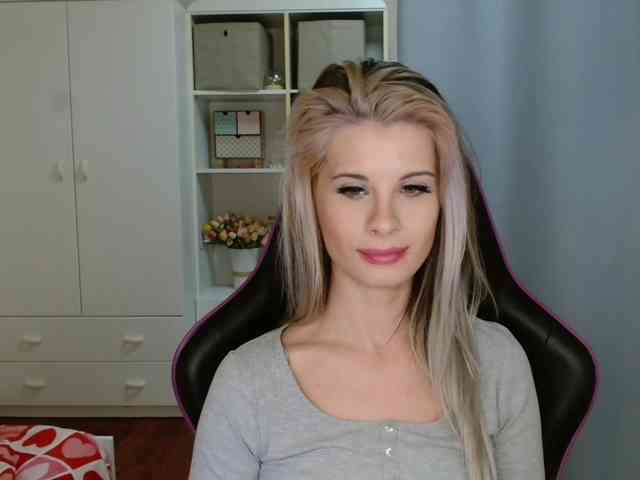 KristineNatural webcam