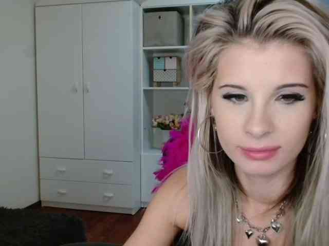 KristineNatural webcam