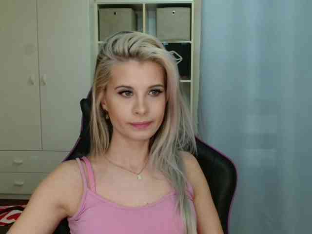 KristineNatural webcam