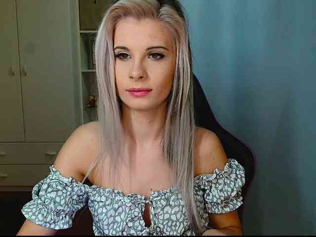 KristineNatural webcam