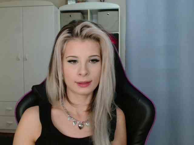 KristineNatural webcam