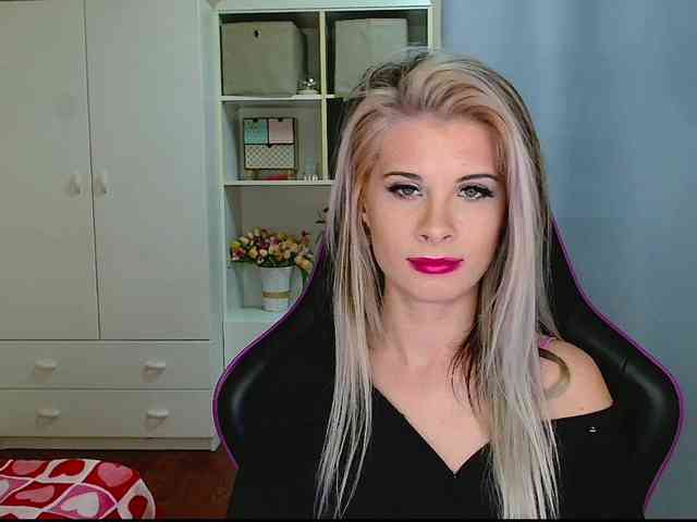 KristineNatural webcam