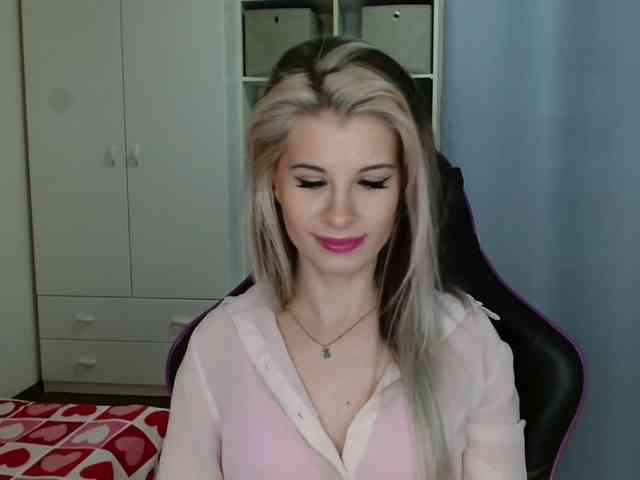 KristineNatural webcam