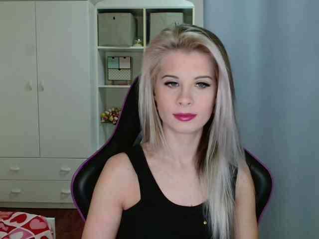 KristineNatural webcam