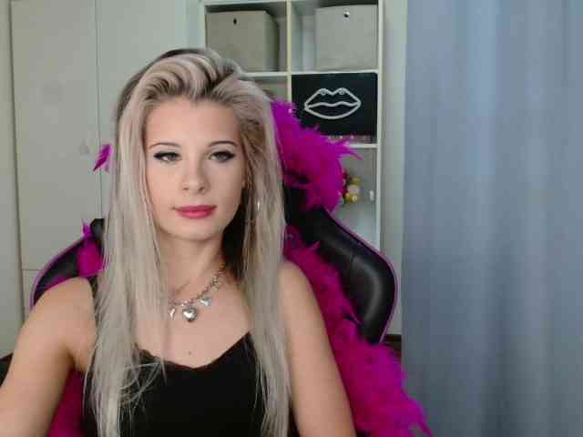KristineNatural webcam