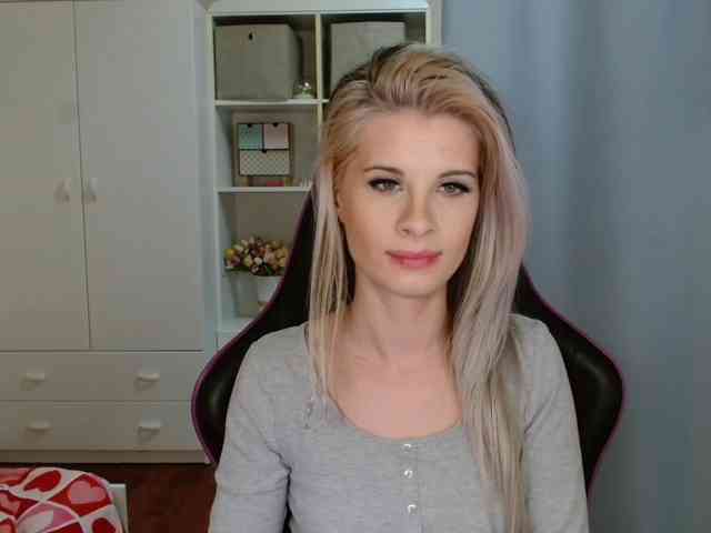 KristineNatural webcam