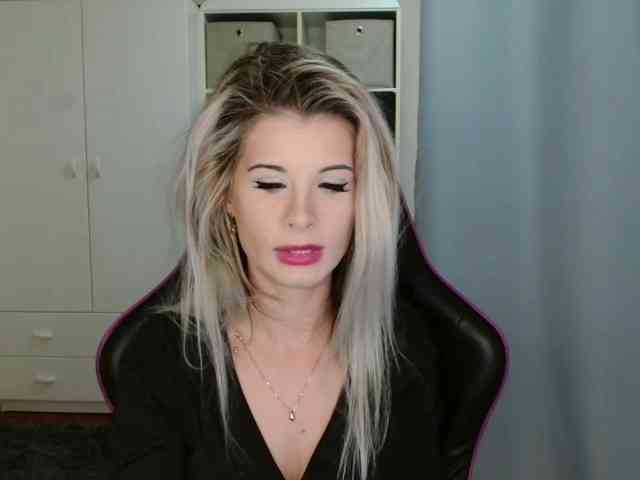 KristineNatural webcam