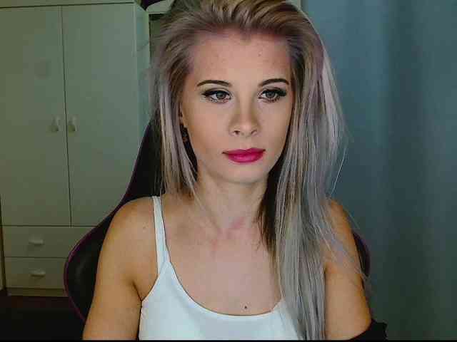 KristineNatural webcam