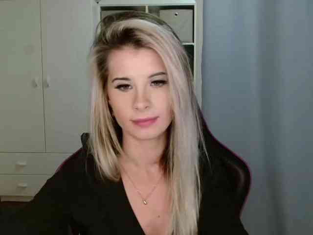 KristineNatural webcam