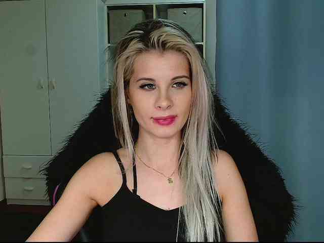 KristineNatural webcam