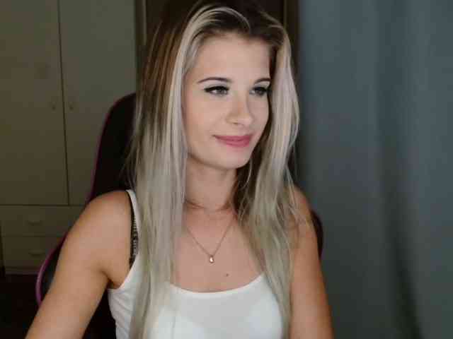 KristineNatural webcam