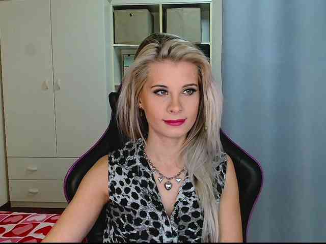 KristineNatural webcam