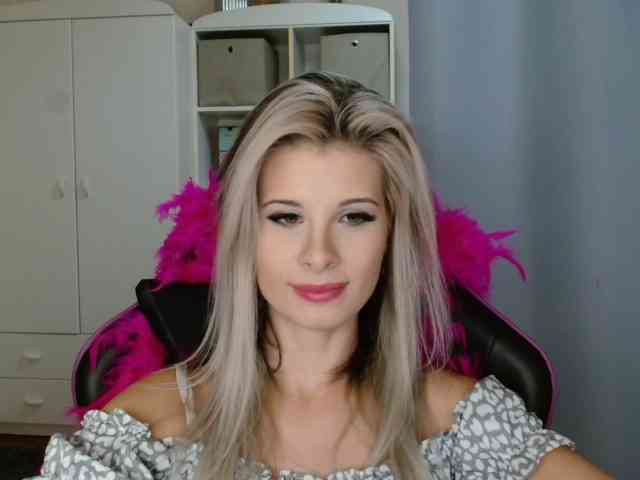 KristineNatural webcam