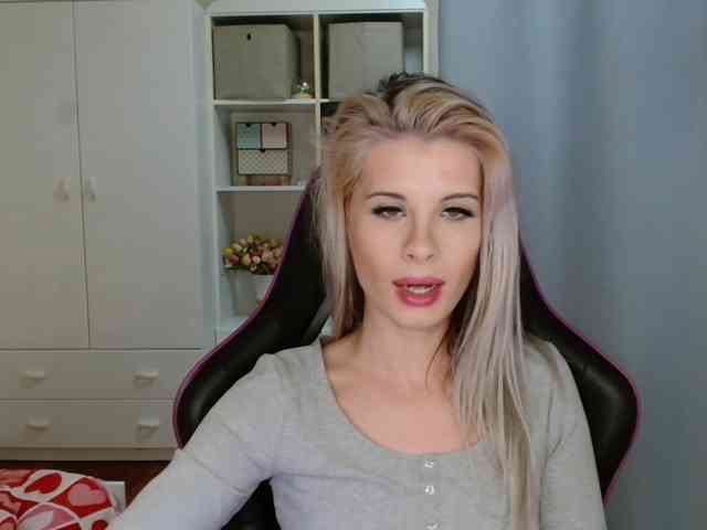 KristineNatural webcam