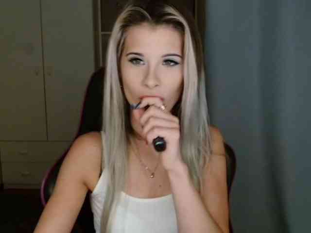 KristineNatural webcam