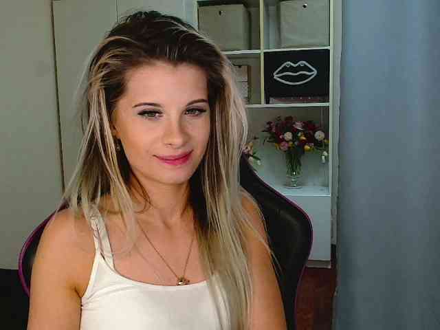 KristineNatural webcam