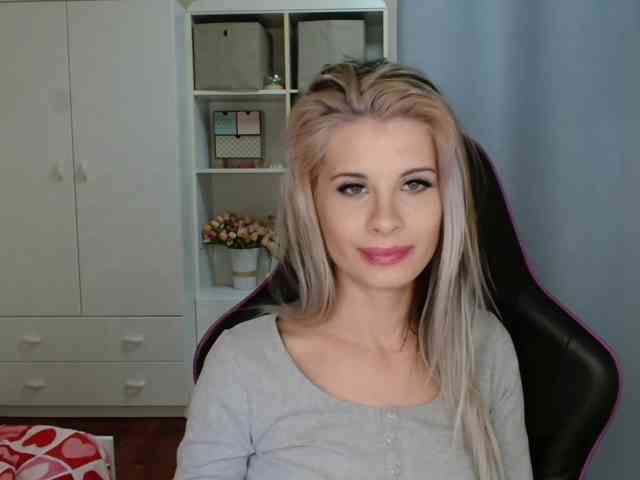 KristineNatural webcam