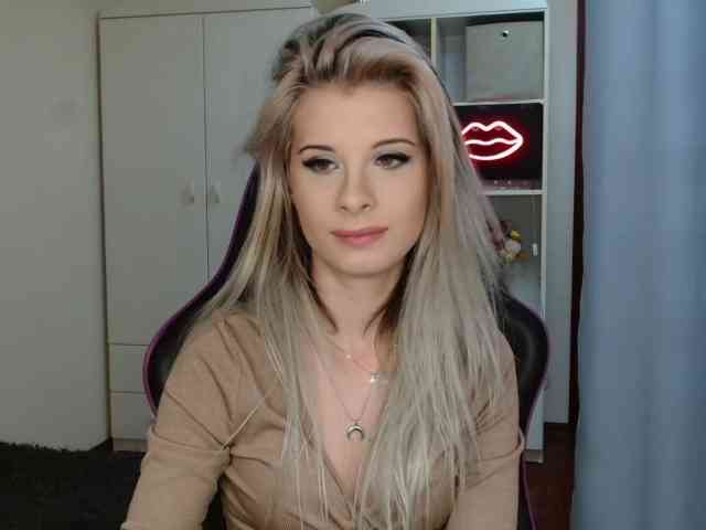 KristineNatural webcam