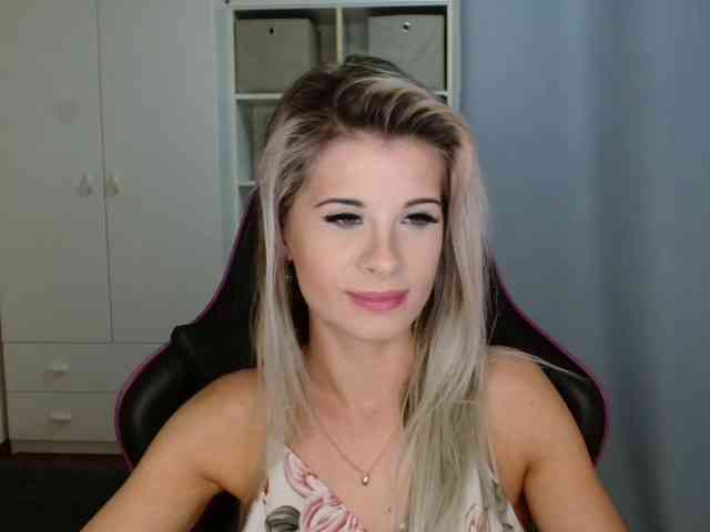 KristineNatural webcam