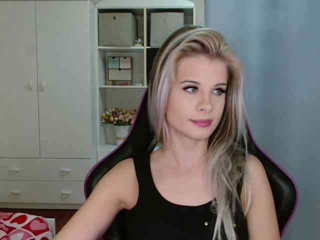 KristineNatural webcam