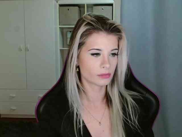 KristineNatural webcam