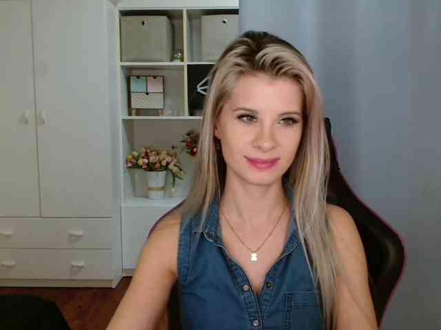 KristineNatural webcam