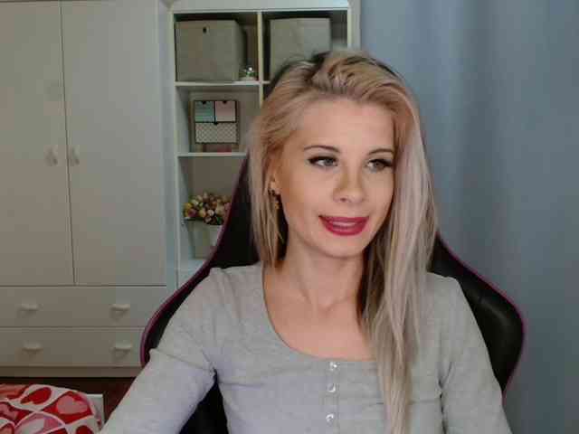KristineNatural webcam