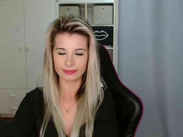 KristineNatural webcam