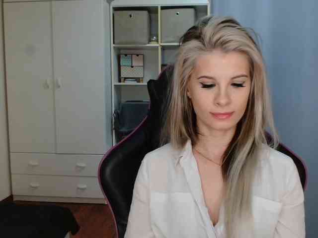 KristineNatural webcam