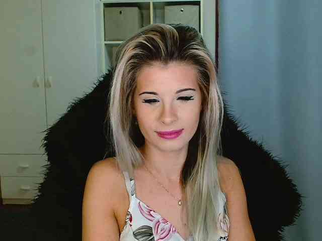 KristineNatural webcam