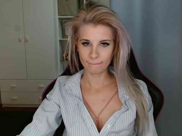 KristineNatural webcam