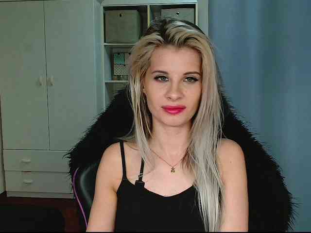 KristineNatural webcam