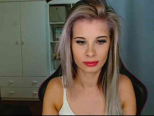 KristineNatural webcam