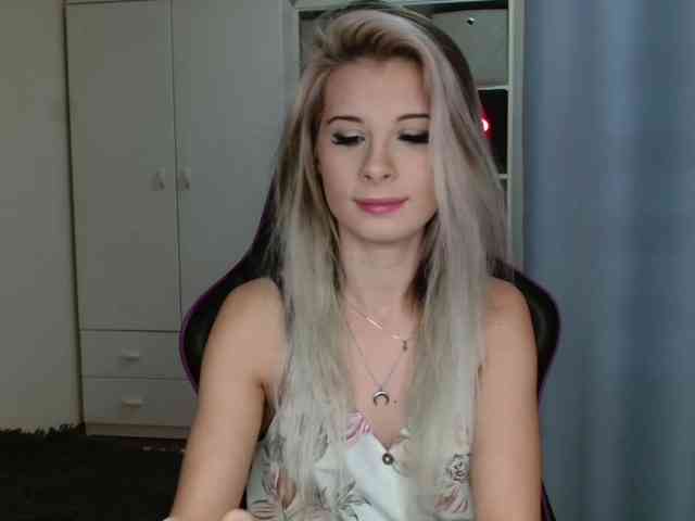 KristineNatural webcam
