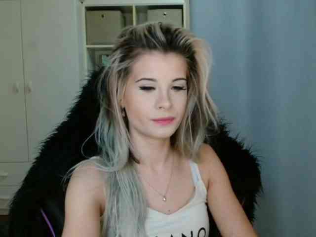 KristineNatural webcam