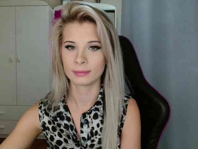 KristineNatural webcam