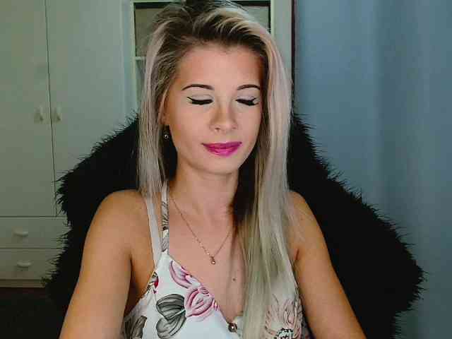 KristineNatural webcam