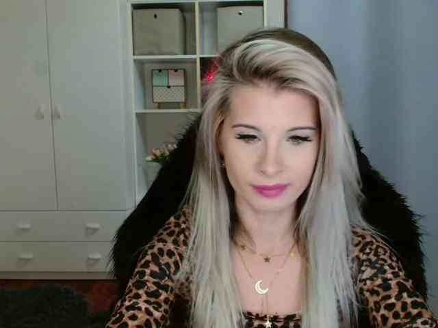 KristineNatural webcam