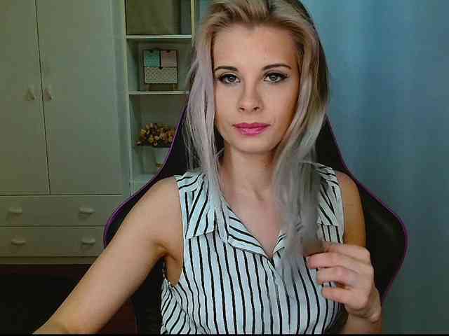 KristineNatural webcam
