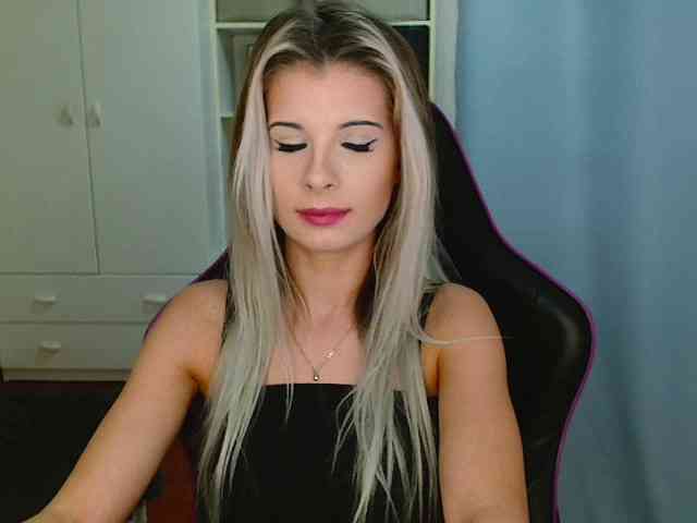 KristineNatural webcam